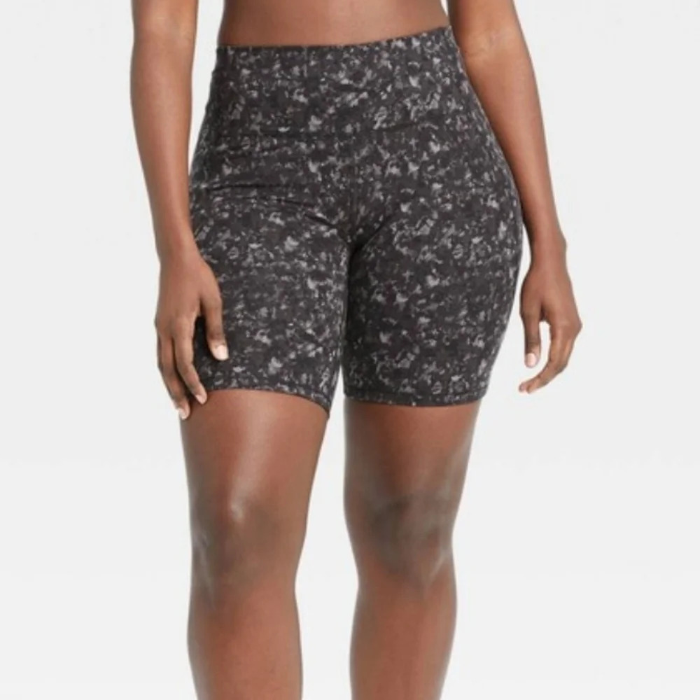 NWT All in Motion Brushed Sculpt High Rise Bike Shorts XS
